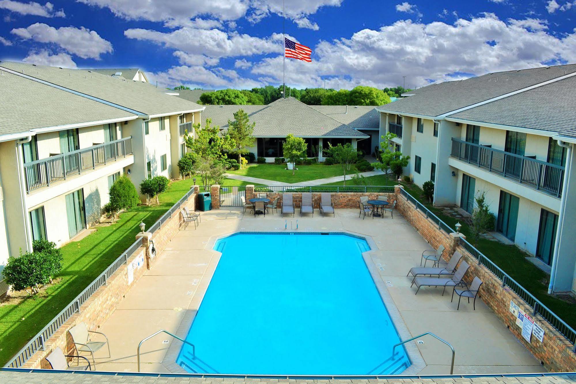 Ashmore Inn And Suites Lubbock Extérieur photo